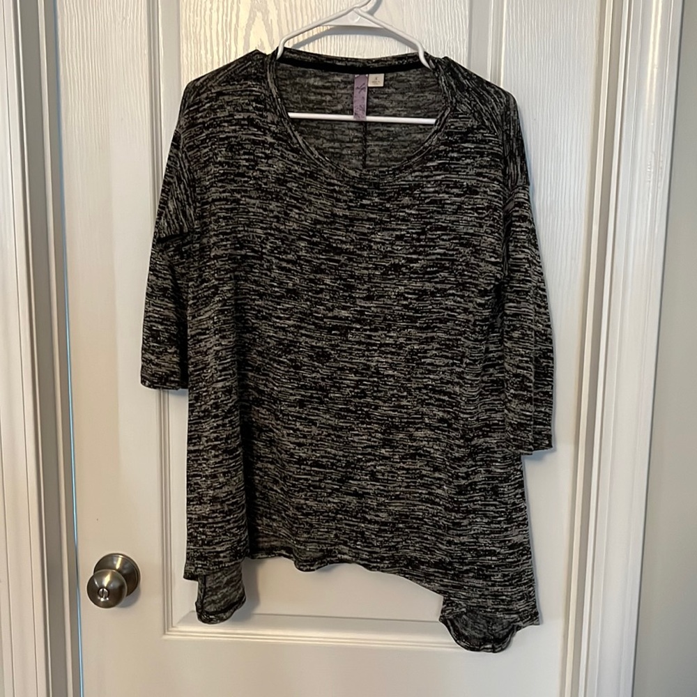 Alya 3/4 sleeve light sweater